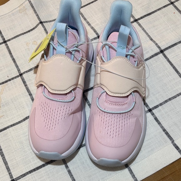 All In Motion Fallon Performance Sneaker - Picture 2 of 4